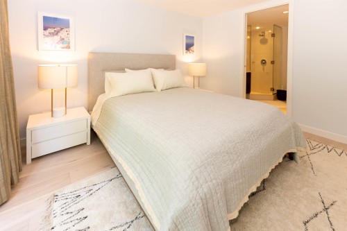 1163 Cordova Street W, Vancouver, BC - Indoor Photo Showing Bedroom