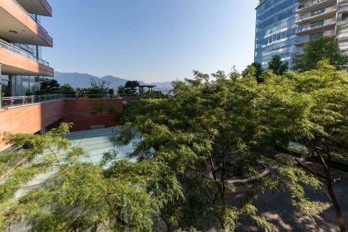 1163 Cordova Street W, Vancouver, BC - Outdoor