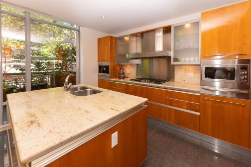 1163 Cordova Street W, Vancouver, BC - Indoor Photo Showing Kitchen With Double Sink