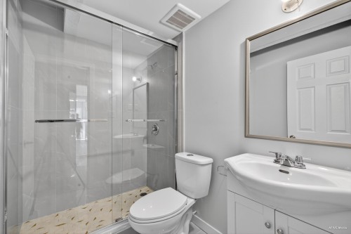7561 Angus Drive, Vancouver, BC - Indoor Photo Showing Bathroom
