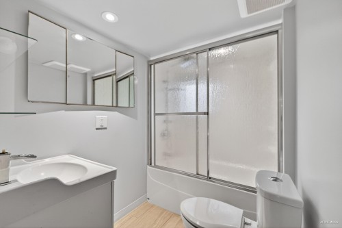 7561 Angus Drive, Vancouver, BC - Indoor Photo Showing Bathroom