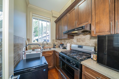 1353 Hames Crescent, Coquitlam, BC - Indoor Photo Showing Kitchen With Double Sink