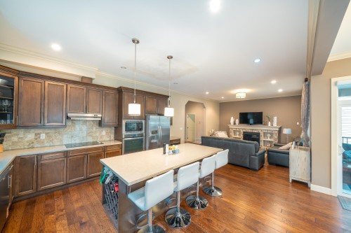 1353 Hames Crescent, Coquitlam, BC - Indoor Photo Showing Kitchen With Upgraded Kitchen