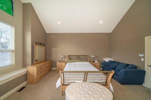 1353 Hames Crescent, Coquitlam, BC - Indoor Photo Showing Bedroom