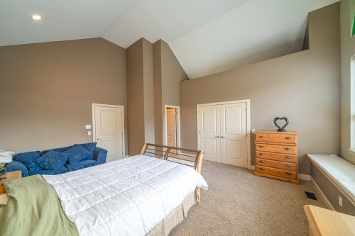 1353 Hames Crescent, Coquitlam, BC - Indoor Photo Showing Bedroom