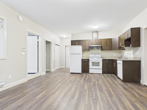 1353 Hames Crescent, Coquitlam, BC - Indoor Photo Showing Kitchen
