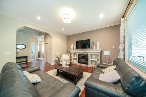 1353 Hames Crescent, Coquitlam, BC - Indoor Photo Showing Living Room With Fireplace