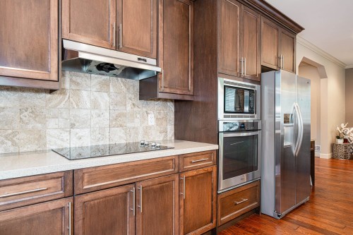 1353 Hames Crescent, Coquitlam, BC - Indoor Photo Showing Kitchen