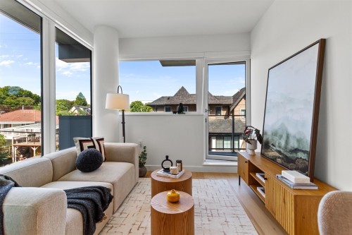 307-8120 Oak Street  Vancouver, BC V6P 0N2