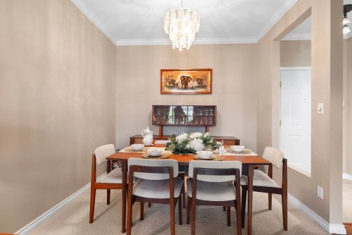 340-3098 Guildford Way, Coquitlam, BC - Indoor Photo Showing Dining Room