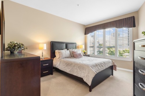 340-3098 Guildford Way, Coquitlam, BC - Indoor Photo Showing Bedroom