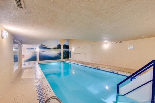 340-3098 Guildford Way, Coquitlam, BC - Indoor Photo Showing Other Room With In Ground Pool