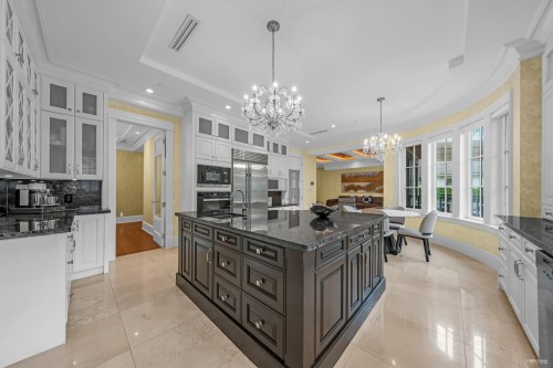6011 Adera Street, Vancouver, BC - Indoor Photo Showing Kitchen With Upgraded Kitchen