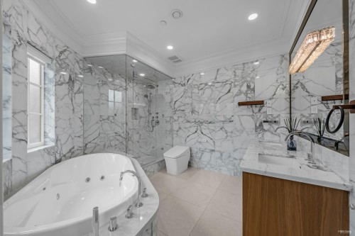6011 Adera Street, Vancouver, BC - Indoor Photo Showing Bathroom