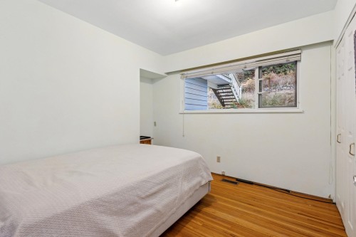 556 Ballantree Road, West Vancouver, BC - Indoor Photo Showing Bedroom
