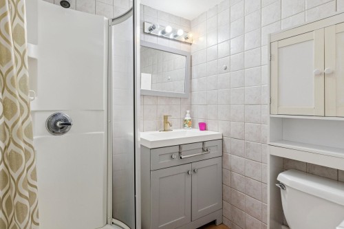 556 Ballantree Road, West Vancouver, BC - Indoor Photo Showing Bathroom