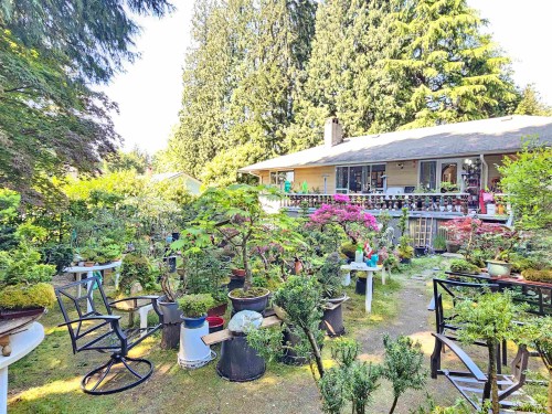 435 E Osborne Road, North Vancouver, BC - Outdoor With Deck Patio Veranda
