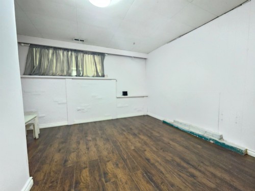 435 E Osborne Road, North Vancouver, BC - Indoor Photo Showing Other Room
