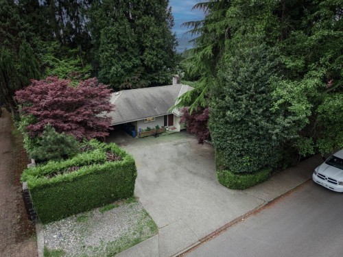 435 E Osborne Road, North Vancouver, BC - Outdoor