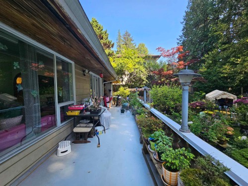 435 E Osborne Road, North Vancouver, BC - Outdoor With Deck Patio Veranda