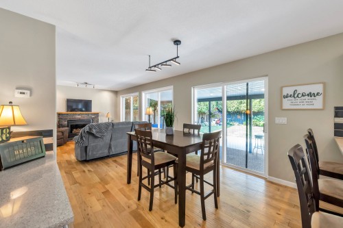 22765 126B Avenue, Maple Ridge, BC - Indoor Photo Showing Dining Room