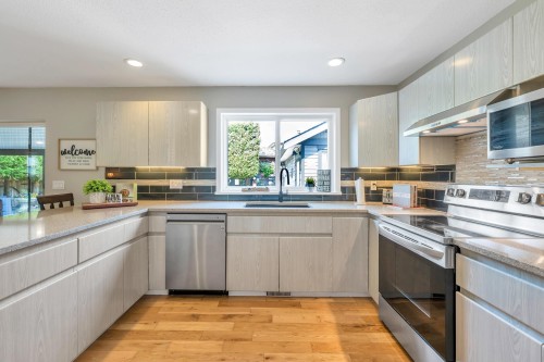 22765 126B Avenue, Maple Ridge, BC - Indoor Photo Showing Kitchen