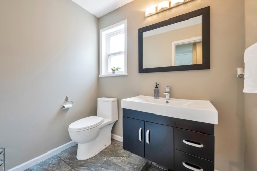22765 126B Avenue, Maple Ridge, BC - Indoor Photo Showing Bathroom