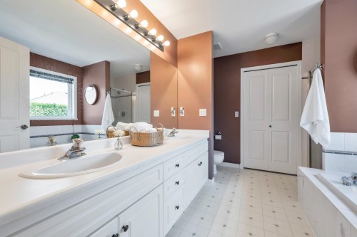 22765 126B Avenue, Maple Ridge, BC - Indoor Photo Showing Bathroom