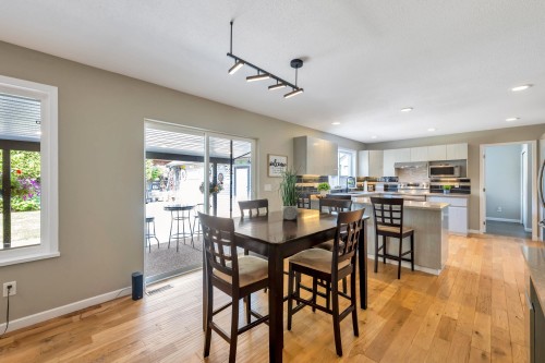 22765 126B Avenue, Maple Ridge, BC - Indoor Photo Showing Dining Room