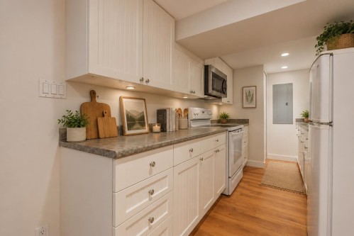 647 Prior Street, Vancouver, BC - Indoor Photo Showing Kitchen