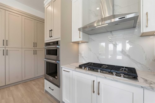 27107 River Road, Maple Ridge, BC - Indoor Photo Showing Kitchen