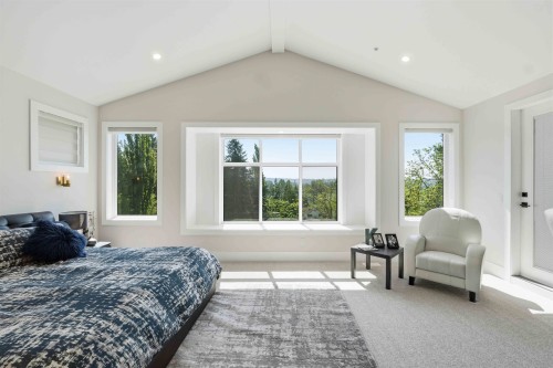 27107 River Road, Maple Ridge, BC - Indoor Photo Showing Bedroom