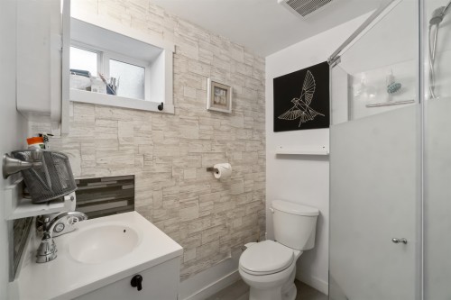 309 Gloucester Court, Coquitlam, BC - Indoor Photo Showing Bathroom