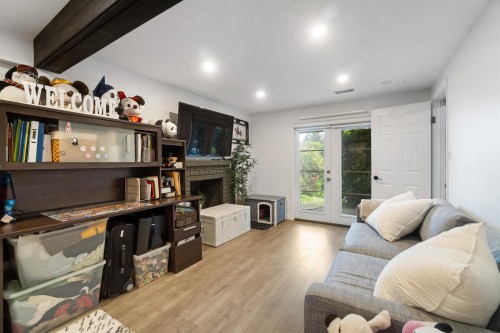 309 Gloucester Court, Coquitlam, BC - Indoor With Fireplace