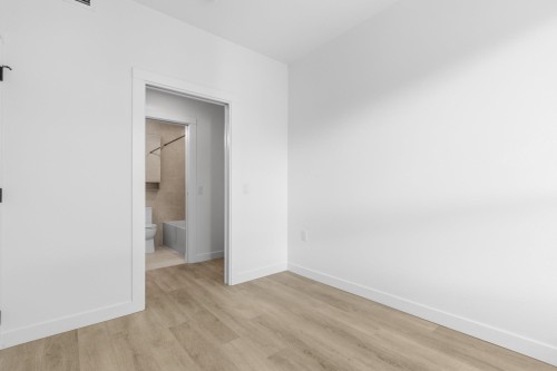 403-2268 Broadway E, Vancouver, BC - Indoor Photo Showing Other Room