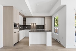 102-2268 Broadway E Vancouver, BC V5N 0L2