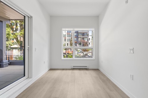 102-2268 Broadway E, Vancouver, BC - Indoor Photo Showing Other Room