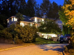 94 Timbercrest Drive  Port Moody, BC V3H 4T1