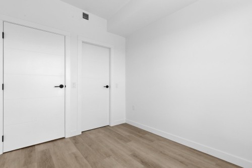 501-2268 Broadway E, Vancouver, BC - Indoor Photo Showing Other Room