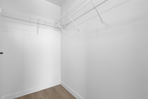 501-2268 Broadway E, Vancouver, BC - Indoor With Storage