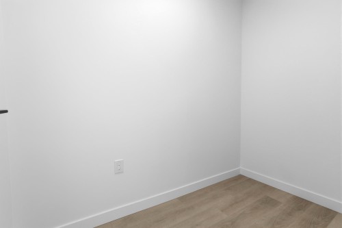 501-2268 Broadway E, Vancouver, BC - Indoor Photo Showing Other Room