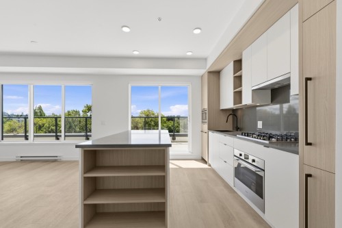 501-2268 Broadway E, Vancouver, BC - Indoor Photo Showing Kitchen