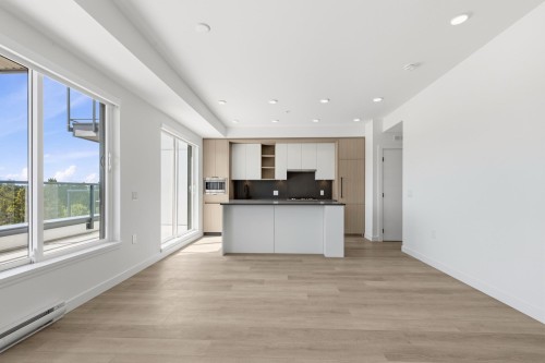 501-2268 Broadway E, Vancouver, BC - Indoor Photo Showing Kitchen