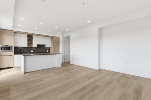 501-2268 Broadway E, Vancouver, BC - Indoor Photo Showing Kitchen