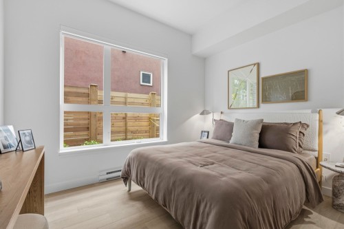 107-2268 Broadway E, Vancouver, BC - Indoor Photo Showing Bedroom
