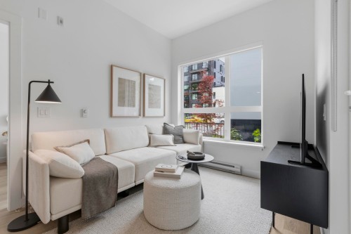 107-2268 Broadway E, Vancouver, BC - Indoor Photo Showing Living Room