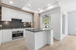 203-2268 Broadway E Vancouver, BC V5N 0L2