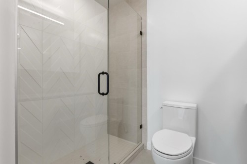 203-2268 Broadway E, Vancouver, BC - Indoor Photo Showing Bathroom