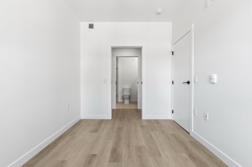203-2268 Broadway E, Vancouver, BC - Indoor Photo Showing Other Room