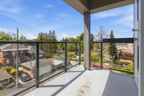 302-2268 Broadway E, Vancouver, BC - Outdoor With Exterior